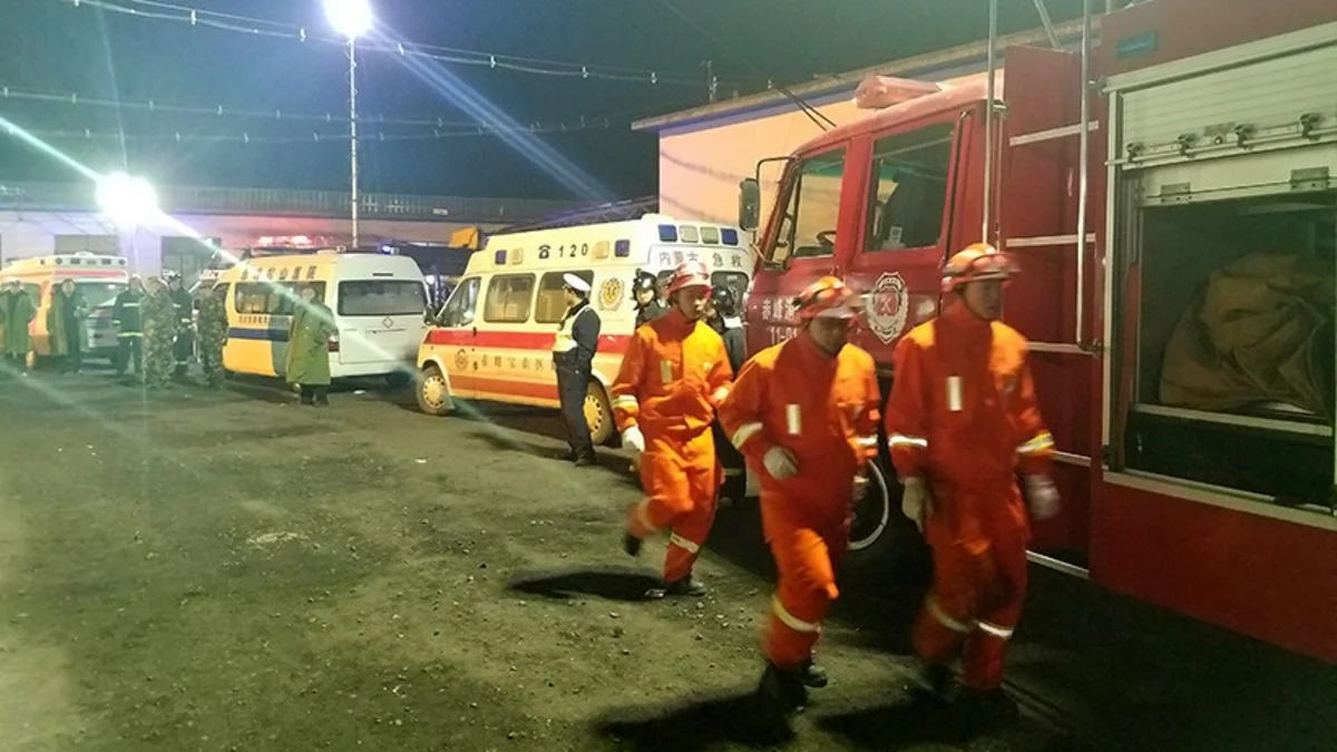 В Китае спасли 23 человек, заблокированных в шахте после взрыва