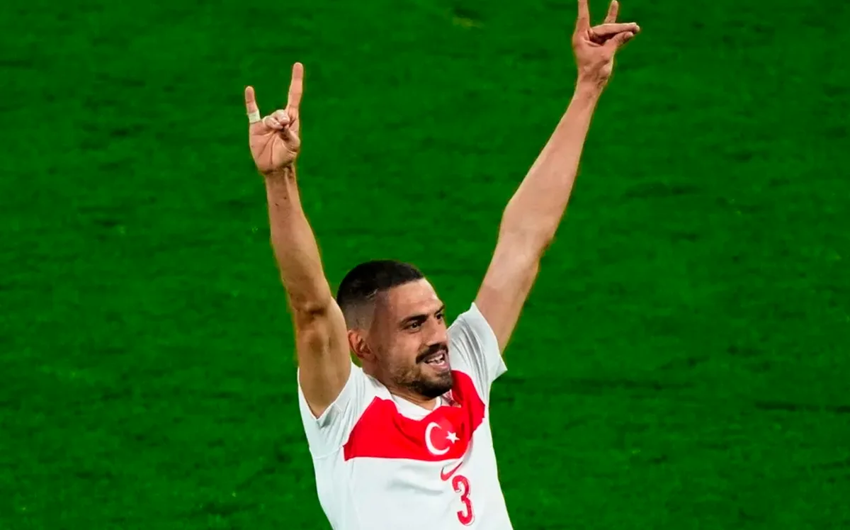 TFF: Merih Dəmiralın cəzalandırılması ilə bağlı xəbər həqiqəti əks etdirmir - YENİLƏNİB