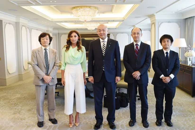 First Vice President Mehriban Aliyeva meets with Japan's Parliamentary Vice-Minister for Foreign Affairs