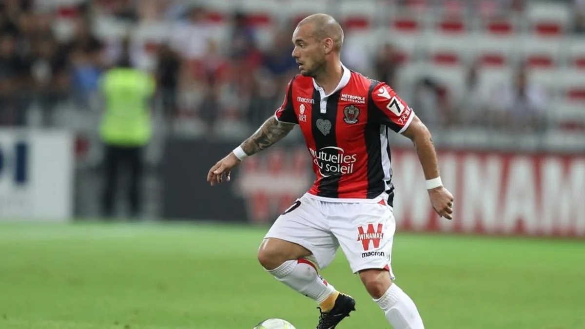 Uesli Sneyder Qətər klubuna keçib