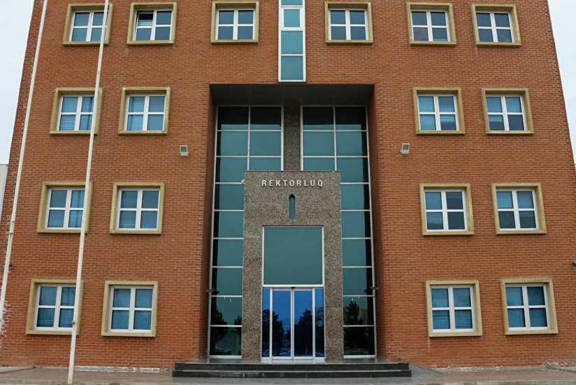 Приостановлен набор по педагогическим специальностям в Бакинский инженерный университет, создано 13 новых специальностей