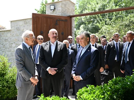 İlham Əliyev və Qurbanqulu Berdiməhəmmədov Şuşada Bülbülün ev-muzeyində olublar