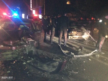 Bakıda kobud qayda pozan sürücü 4 avtomobilin toqquşmasına səbəb olub, xəsarət alanlar var - FOTO