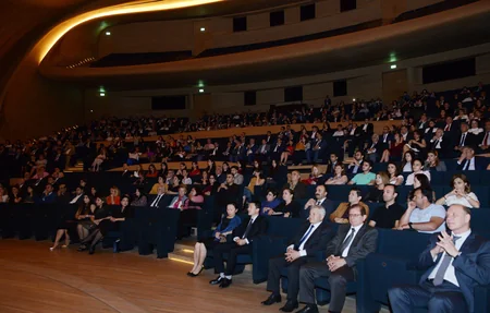 Tekfen Filarmoniya Orkestri Bakıda “100 il” adlı konsert proqramı ilə çıxış edib