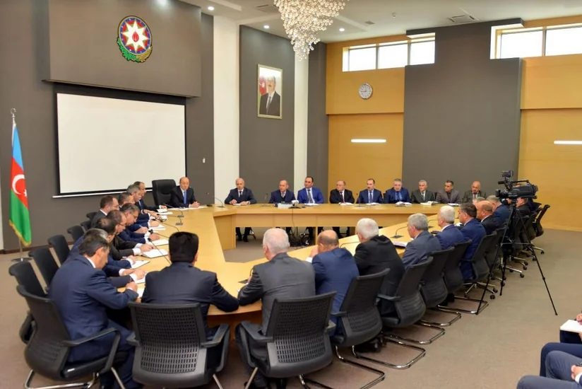 Ədliyyə naziri Şəkidə məhkəmə sədrləri və hakimlərin iştirakı ilə geniş müşavirə keçirib