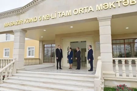 Prezident İlham Əliyev Masazırda yeni inşa olunan tam orta məktəbin açılışında iştirak edib
