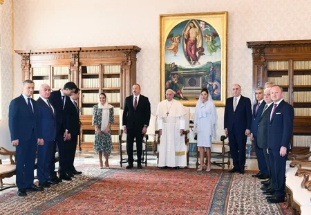 Prezident İlham Əliyev Vatikanda Papa Fransisk ilə görüşdü - FOTO - YENİLƏNİB