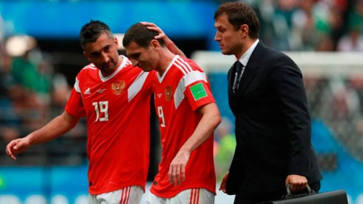 Футболист сборной России получил травму