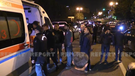 Bakıda əks yola çıxan avtomobil qəza törədib, xəsarət alanlar var