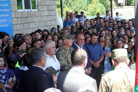 Şəhid Aqil Omarovun ailəsinə “Şücaətə görə” medalı təqdim edilib - FOTO