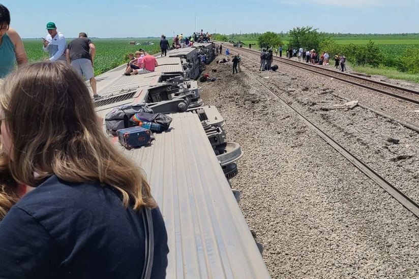 ABŞ-da qatar qəzası zamanı 3 nəfər ölüb, 40 sərnişin yaralanıb