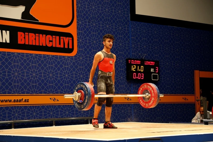 Ağır atletika üzrə ölkə birinciliyində ilk yarış gününə yekun vurulub