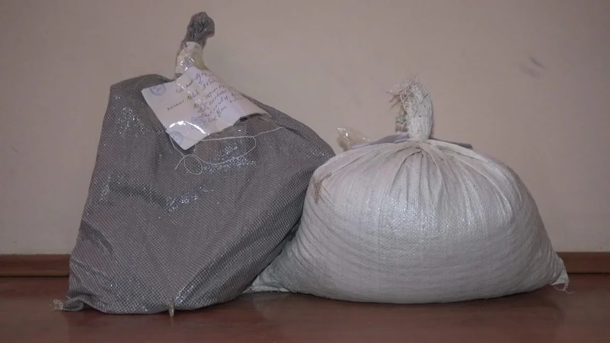 Ağcabədi rayon sakinindən çətənə bitkisi və qurudulmuş marixuana götürülüb