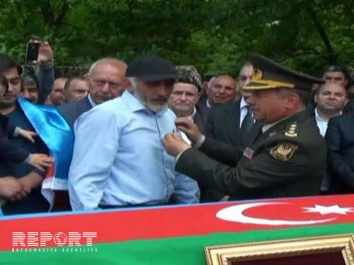 “İgidliyə görə” medalı şəhid zabitin ailəsinə təqdim edilib - FOTO