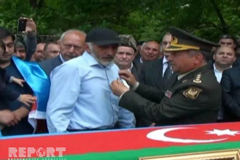“İgidliyə görə” medalı şəhid zabitin ailəsinə təqdim edilib - FOTO