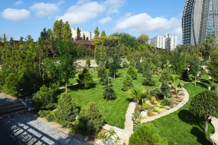 Azərbaycan Prezidenti Xətai rayonunda yeni yaradılan park kompleksinin açılışında iştirak edib