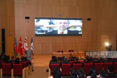 Şimali Kipr prezidenti ADA Universitetində tələbələrlə görüşüb