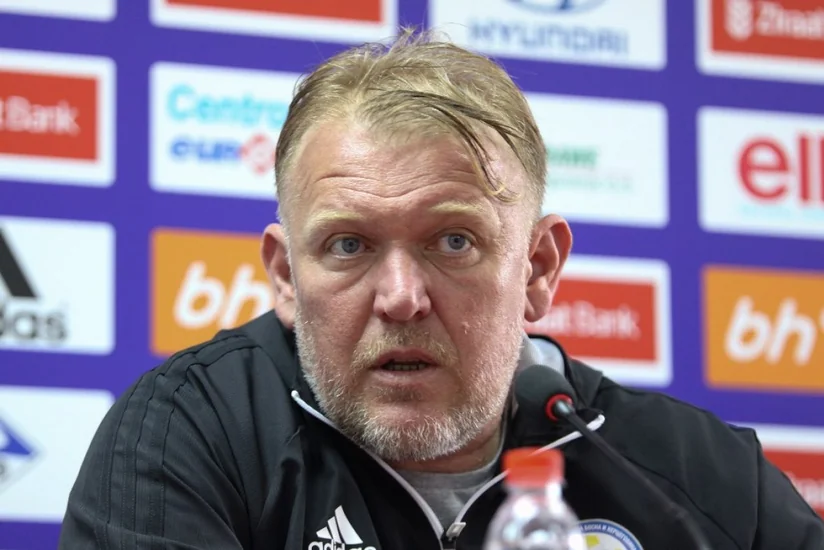 Prosineçki Azərbaycan yığmasındakı ənənəsini Bosniya və Herseqovina yığmasında da davam etdirib