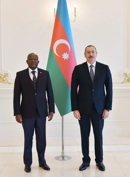 Prezident İlham Əliyev 4 ölkənin yeni səfirinin etimadnaməsini qəbul edib