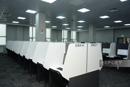 Jurnalistlər Dövlət İmtahan Mərkəzinin yeni imtahan korpusu ilə tanış olub
