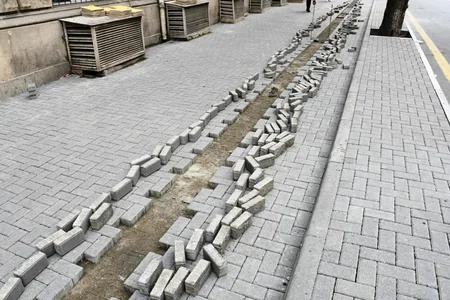 Bakının mərkəzi küçələrində aparılan abadlıq işləri yaxın vaxtlarda yekunlaşacaq