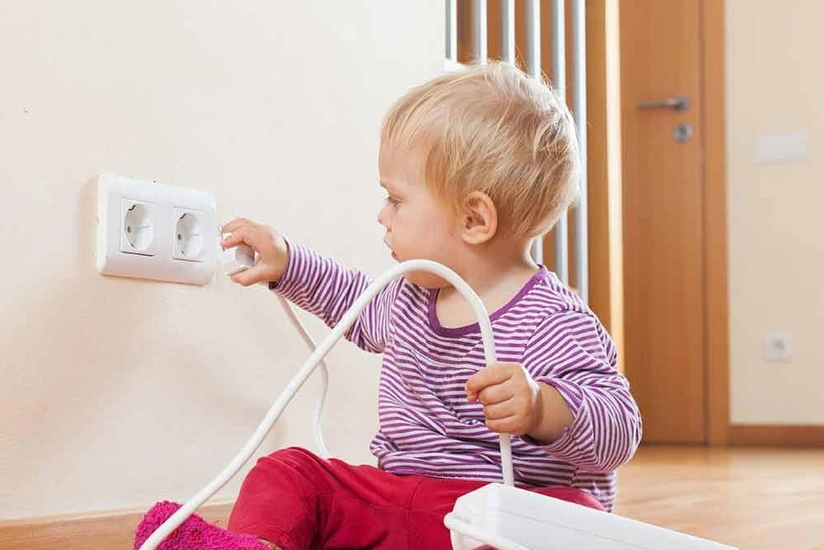 Kürdəmirdə 2 yaşlı körpəni elektrik cərəyanı vuraraq öldürüb