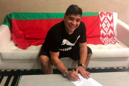 Maradona Belarusun Dinamo klubunun idarə heyətinə sədr seçilib