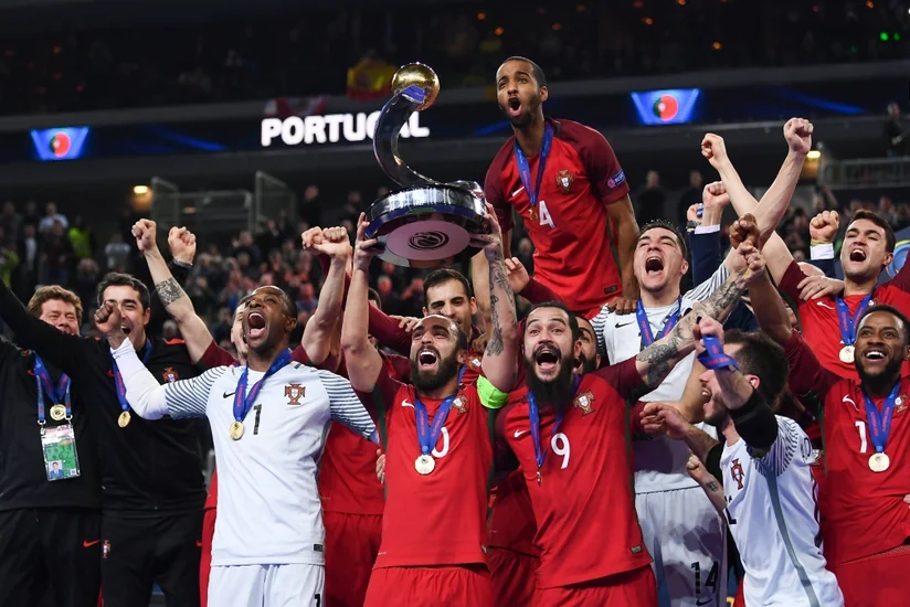 Futzal üzrə Portuqaliya yığması ilk dəfə Avropa çempionu olub - FOTO