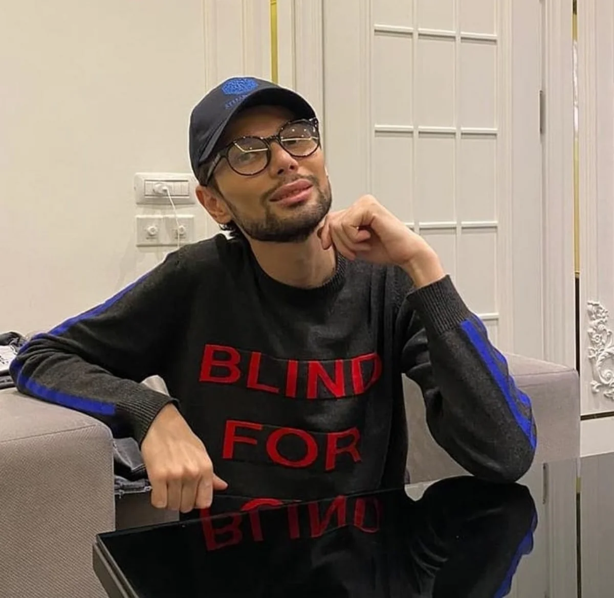 Abşeronda gənc stilist intihar etdi