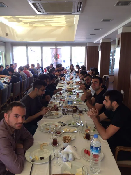 Diaspor rəhbəri azərbaycanlı tələbələrlə görüşüb