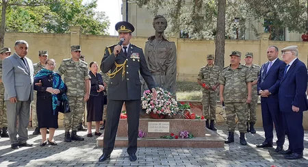 Gədəbəydə Milli Qəhrəman Məzahir Rüstəmovun xatirəsi anılıb