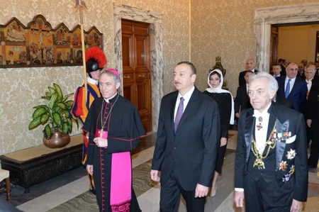 ​İlham Əliyev Katolik Kilsəsinin rəhbəri Papa Fransisk ilə görüşüb