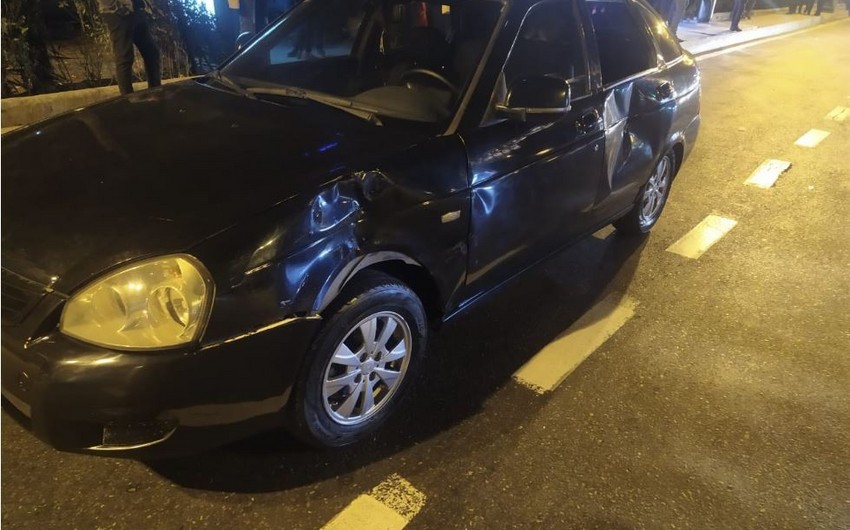 Bakıda motosikletlə avtomobil toqquşdu, xəsarət alan var - FOTO