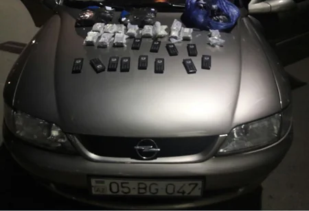 Azərbaycan gömrükçüləri 36 ədəd mobil telefon müsadirə edib