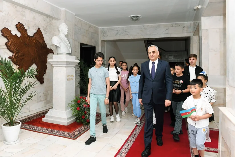 Prezidentin Naxçıvandakı nümayəndəsi uşaqların suallarını cavablandırıb, uşaqlıq arzularından danışıb