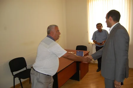 Dövlət Baytarlıq Xidmətinin rəisi Ucar və Samuxda profilaktiki peyvəndləmə işləri ilə tanış olub