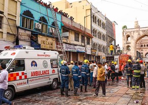 В Индии при пожаре в здании погибли не менее восьми человек
