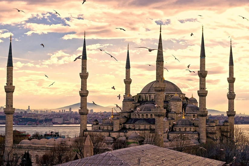 Turkey announces three-day lockdown
