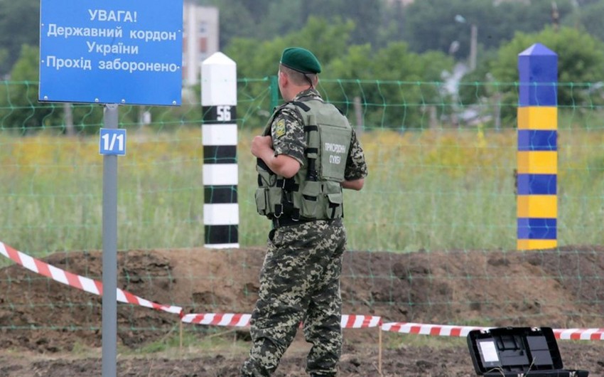 Ukraine builds concrete blocks on border with Belarus