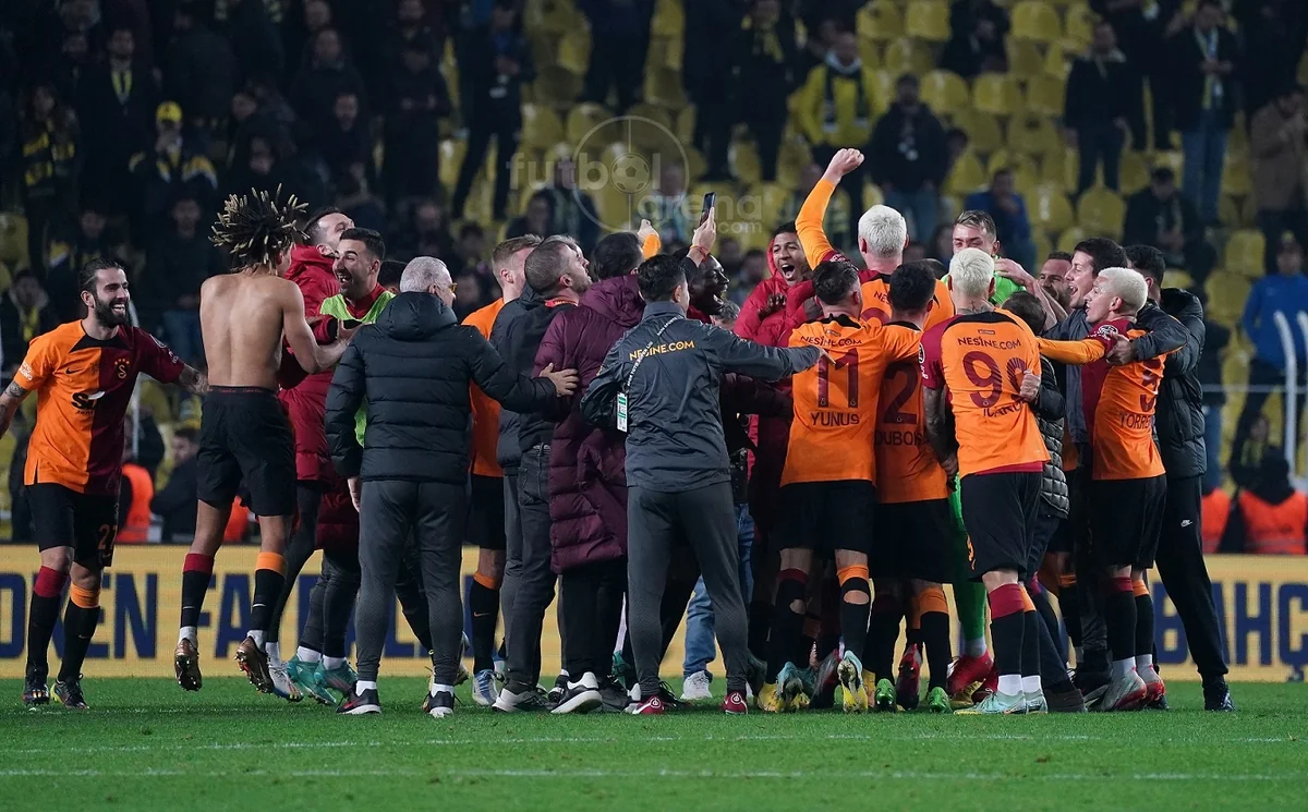 İstanbul derbisi: Qalatasaray Fənərbağçanı məğlub edib