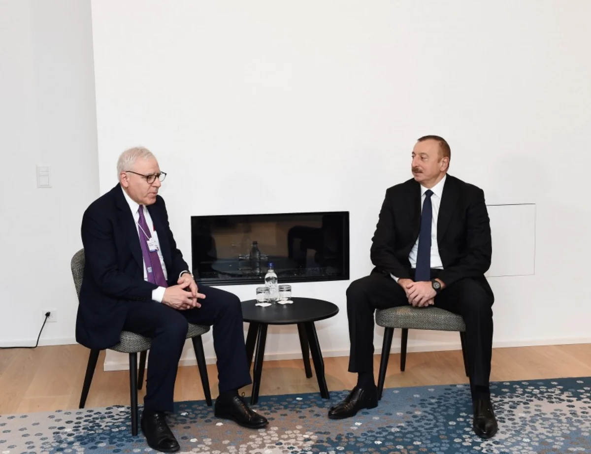President Ilham Aliyev meets with co-executive chairman of US Carlyle Group