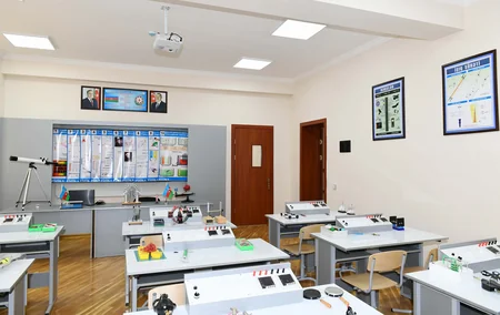 Prezident Bakıda yeni tikilən iki məktəbdə yaradılan şəraitlə tanış olub