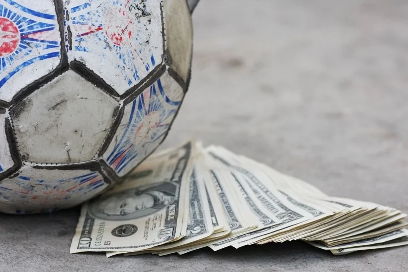 Azərbaycanlı FİFA menecerləri futbolçu transferi bazarındakı çətinliklərdən danışıblar
