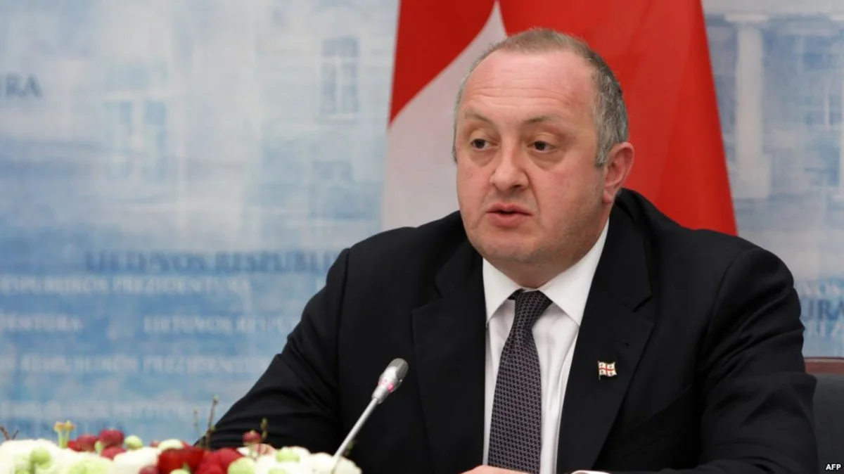 Президент Грузии помиловал 91 осужденного