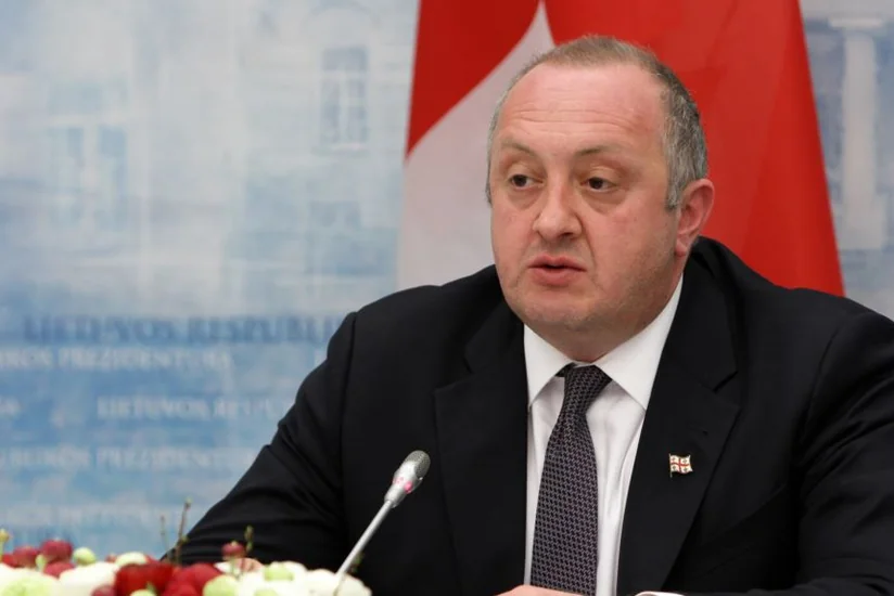 Президент Грузии помиловал 91 осужденного