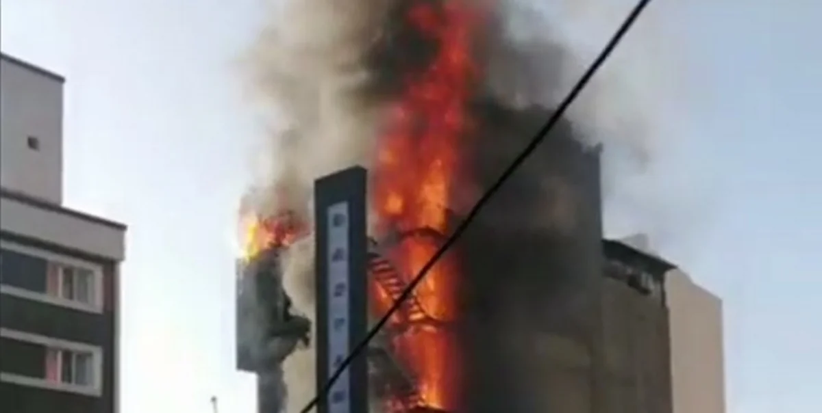 Fire breaks out in hotel in Iran