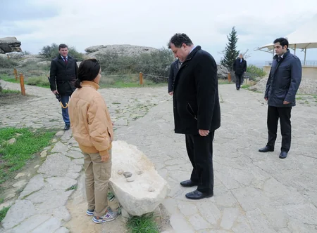 Husband of Croatian President visited Gobustan State Reserve
