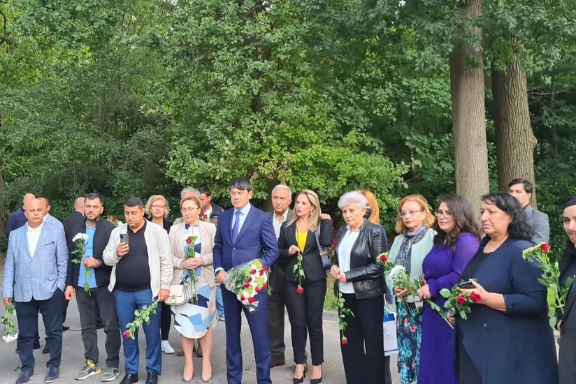 Haaqa şəhərində Xocalı abidəsi ziyarət edilib