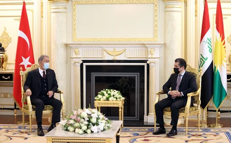 Hulusi Akar Məsud Bərzani ilə görüşüb