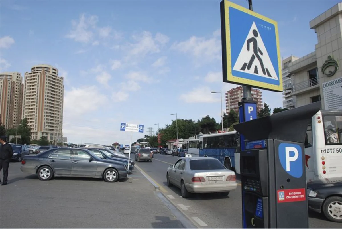 Azərbaycanda avtomobillərin parklanması üçün nağd ödəniş qəbul edilməyəcək